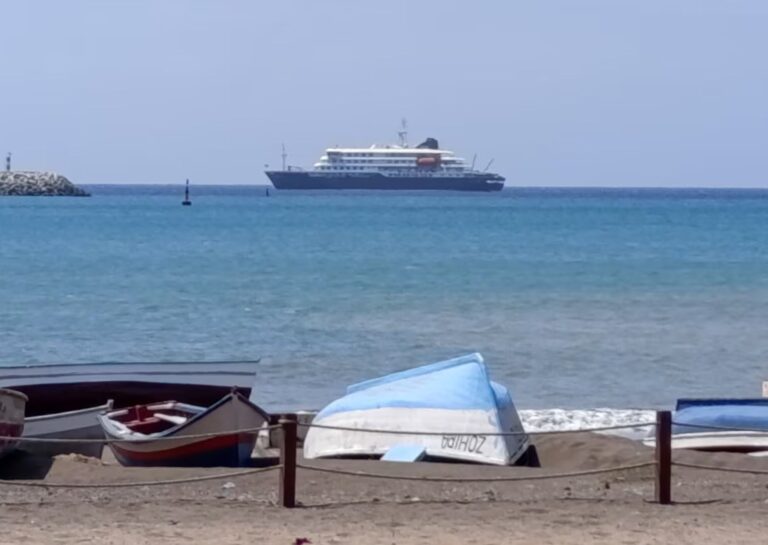 Crucero MV Hondius frente a las costas de Cabo Verde