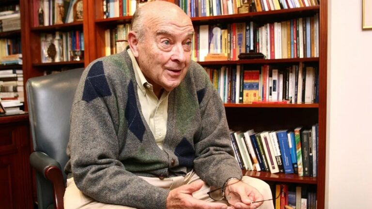 Domingo Cavallo en una conferencia económica