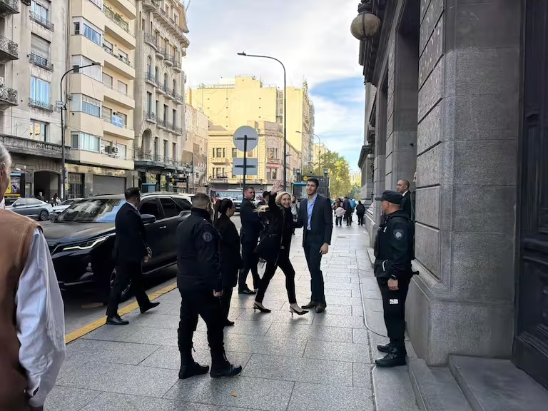 Karina Milei y Martín Menem reunidos en el Congreso