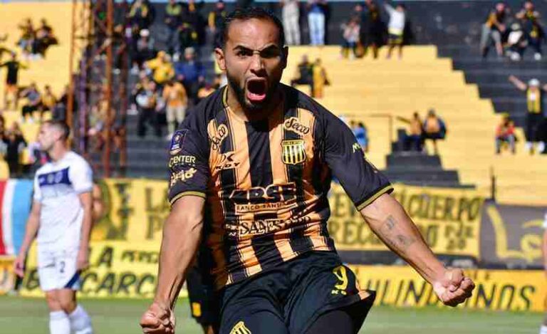 Escudos de Mitre y Güemes, equipos de Santiago del Estero en la Primera Nacional