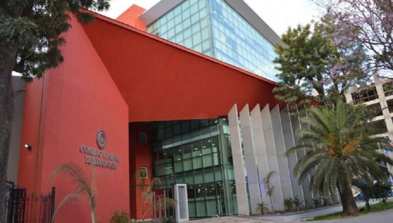Docentes santiagueños en una escuela de Santiago del Estero